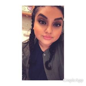 Meet your Posher, Aliya